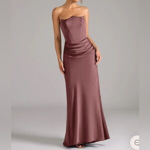 Elegant Strapless Evening Gown